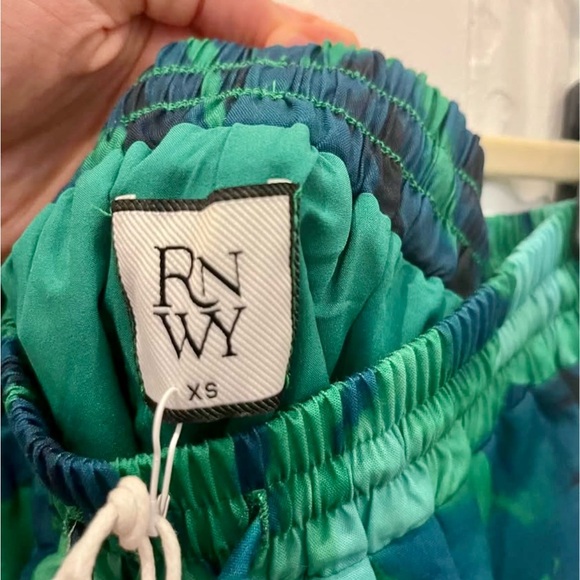 Casual Green Women's Shorts - Picture 3 of 4